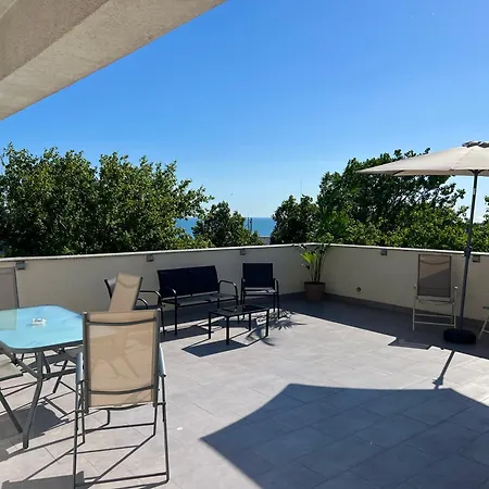 Penthouse Coralia Luna Park